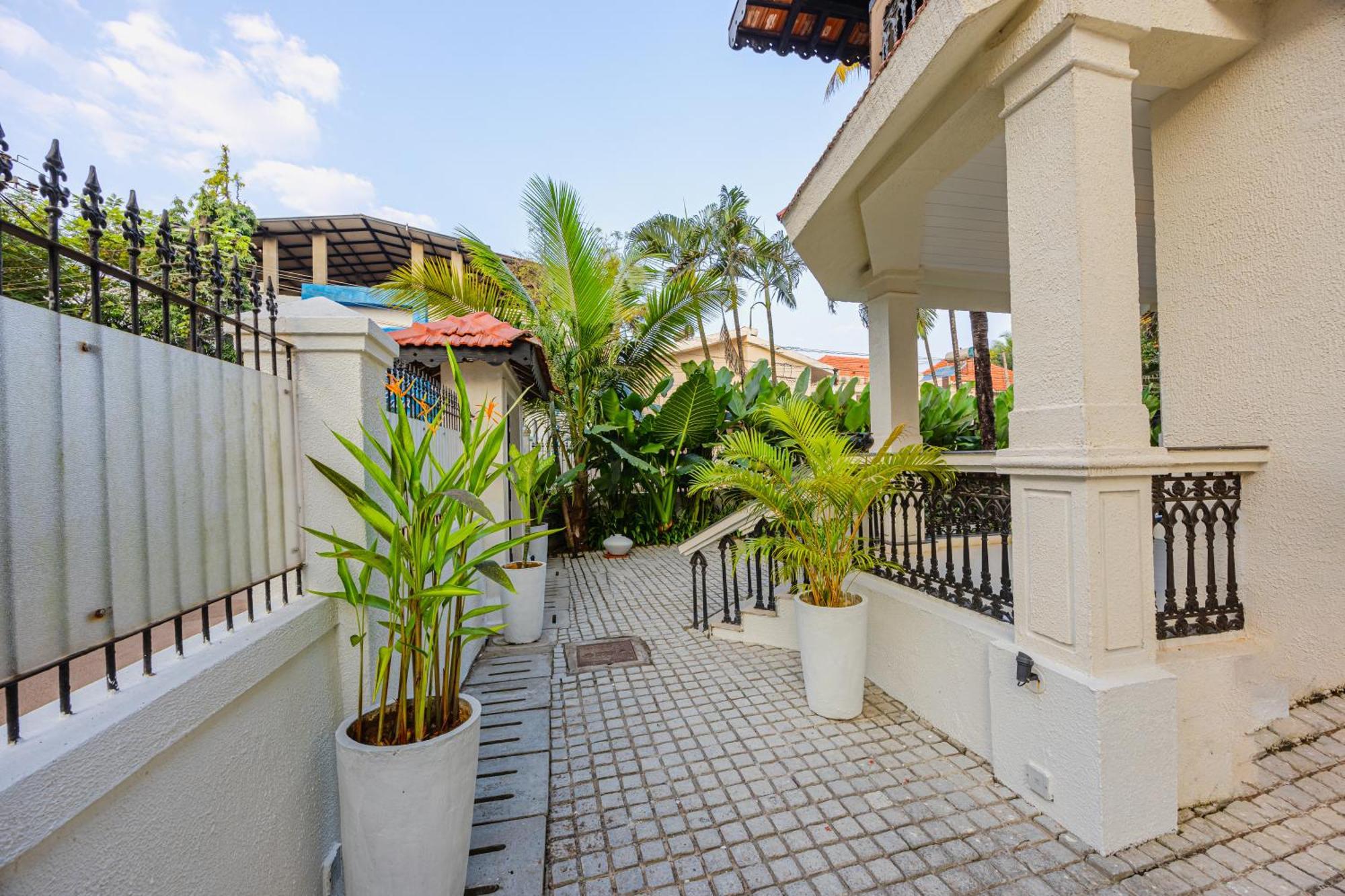 Elivaas 4 Bhk Villa Near Beach With Private Pool & Bar - Casa Boa Vida Candolim Exterior foto