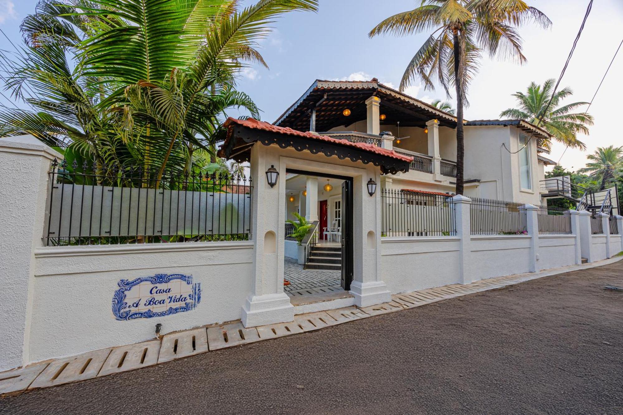 Elivaas 4 Bhk Villa Near Beach With Private Pool & Bar - Casa Boa Vida Candolim Exterior foto